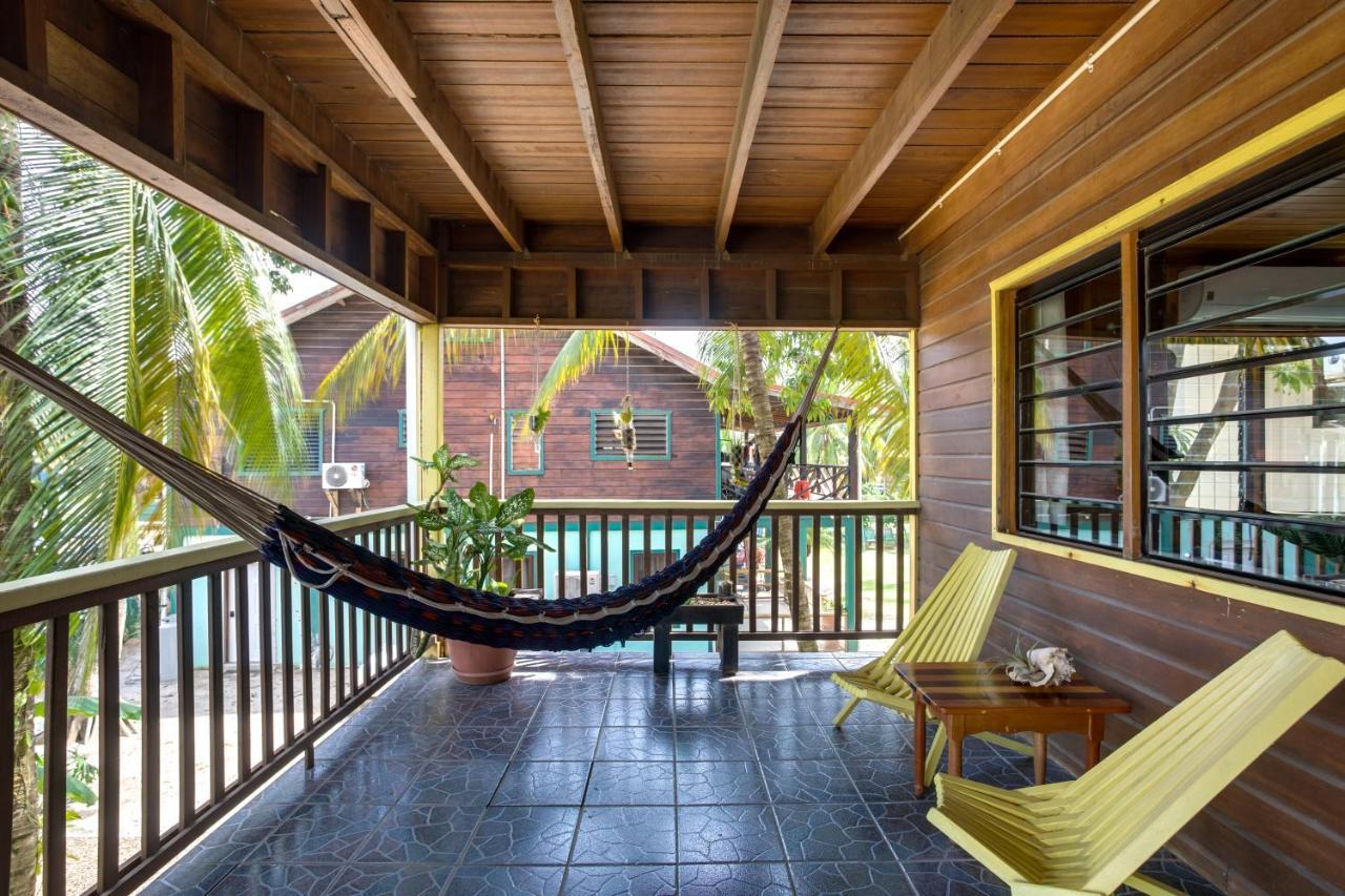 Driftwood Gardens Guesthouse Placencia Экстерьер фото