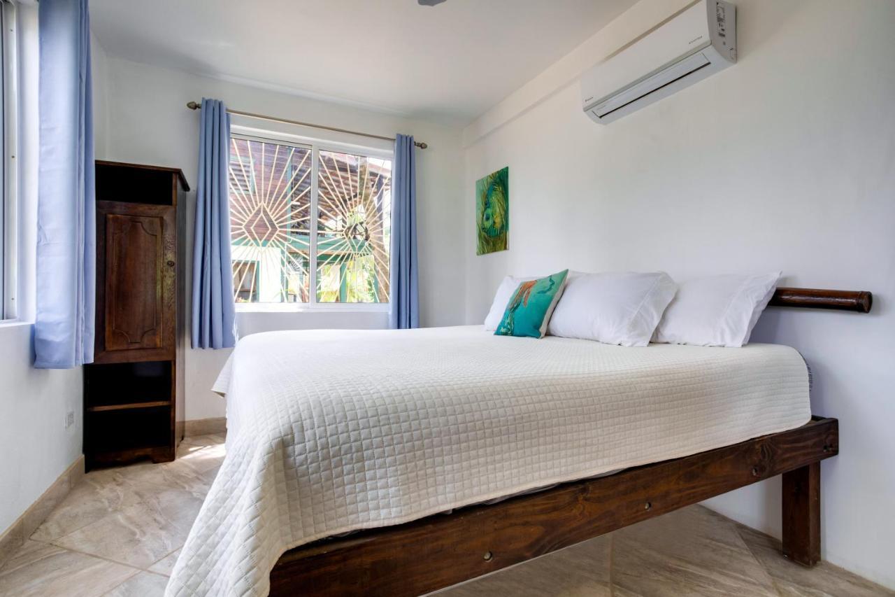 Driftwood Gardens Guesthouse Placencia Экстерьер фото